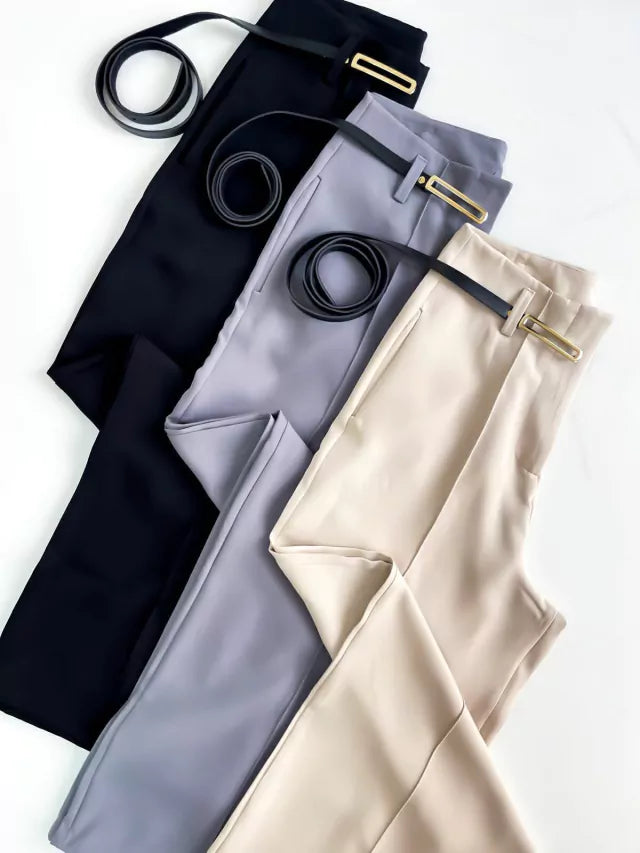 Calça Feminina Pantalona em Alfaiataria com Cinto