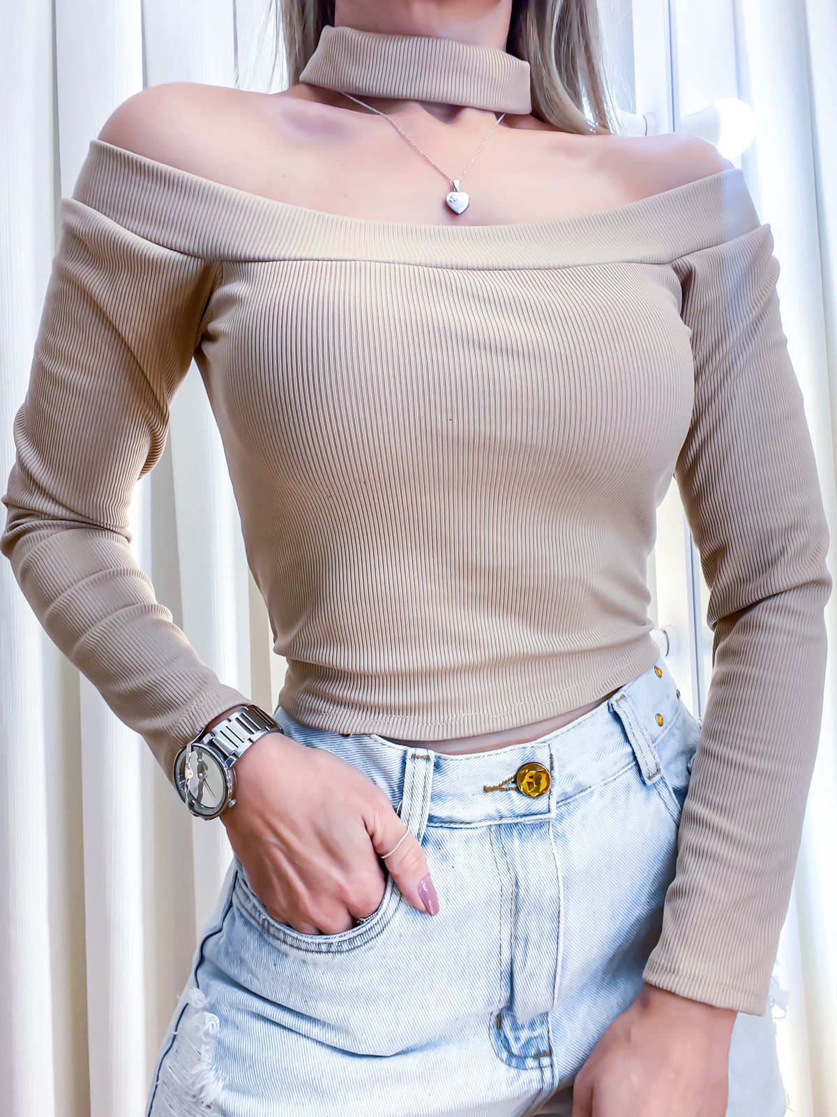 Cropped Feminino Manga Longa Costa Única com Gola