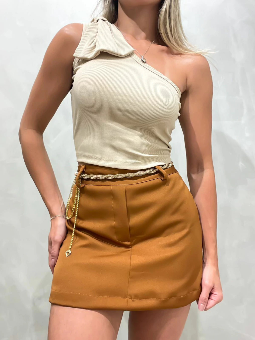 Short Saia Feminino em Alfaiataria com Elastano