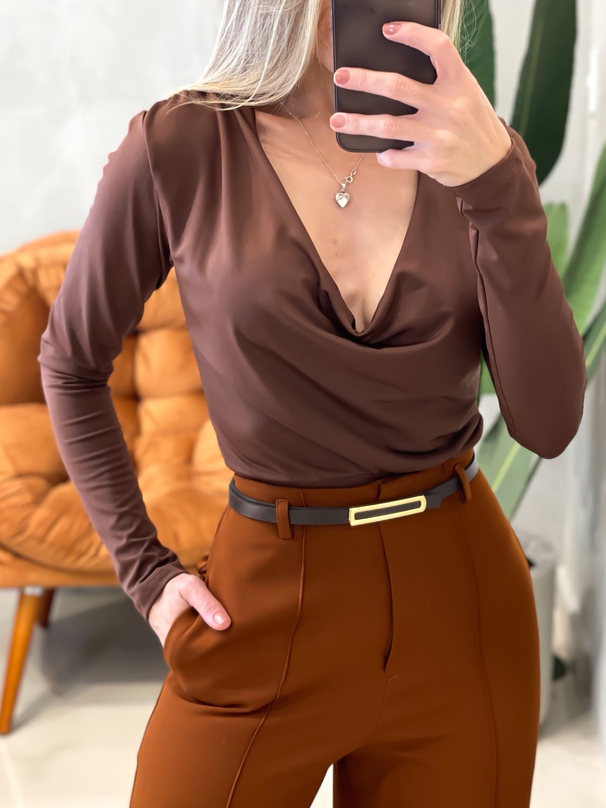 Body Feminino em Suplex Manga Longa com Gola Boba