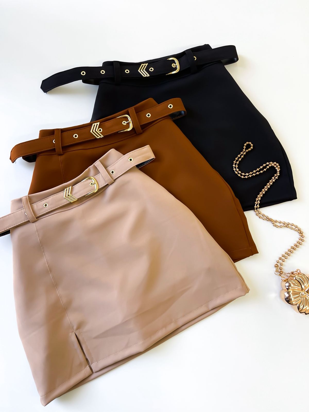 Shorts Saia Xadrez com Cinto Encapado