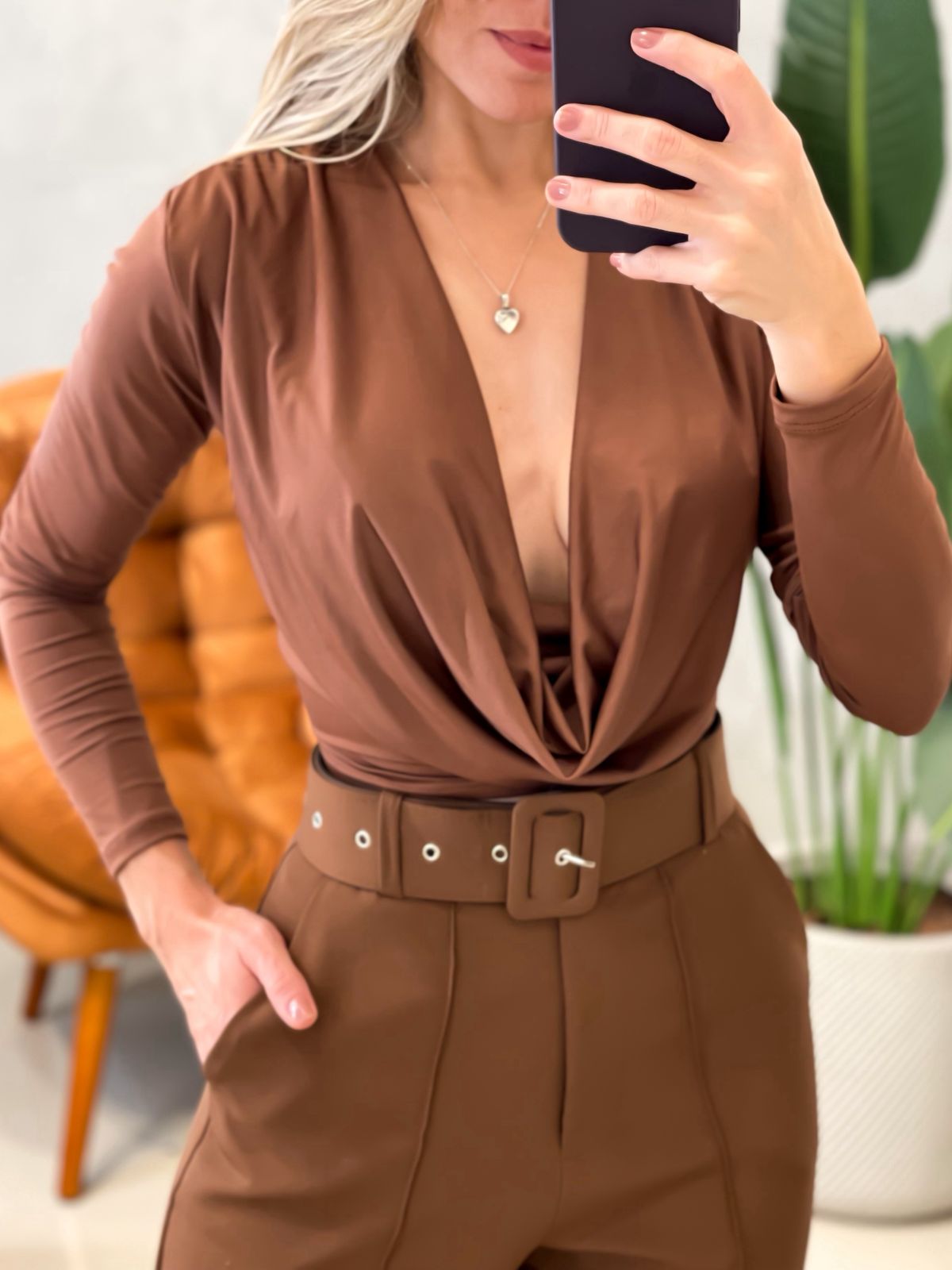 Cropped Manga Longa com Gola Boba