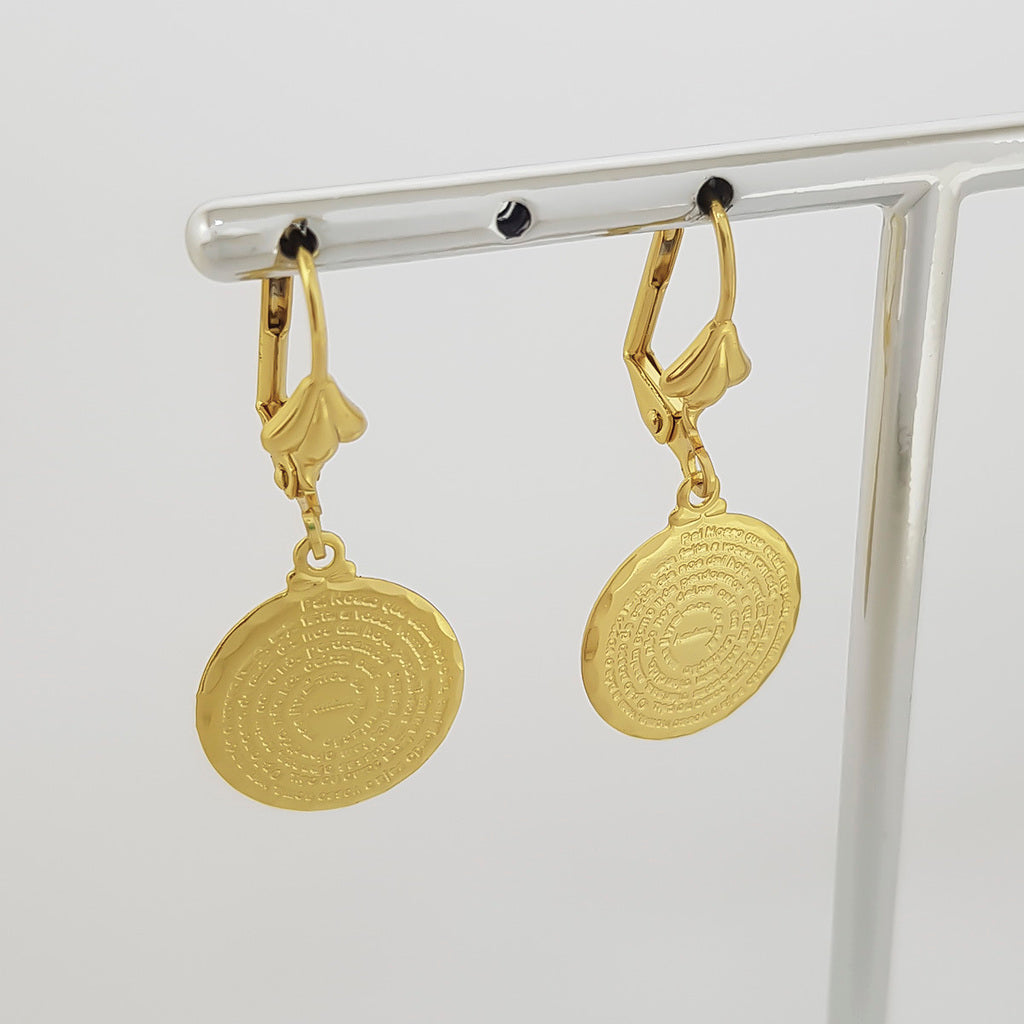 Brinco Argola Click com Pingente Medalha Pai Nosso Banhado a Ouro 18K