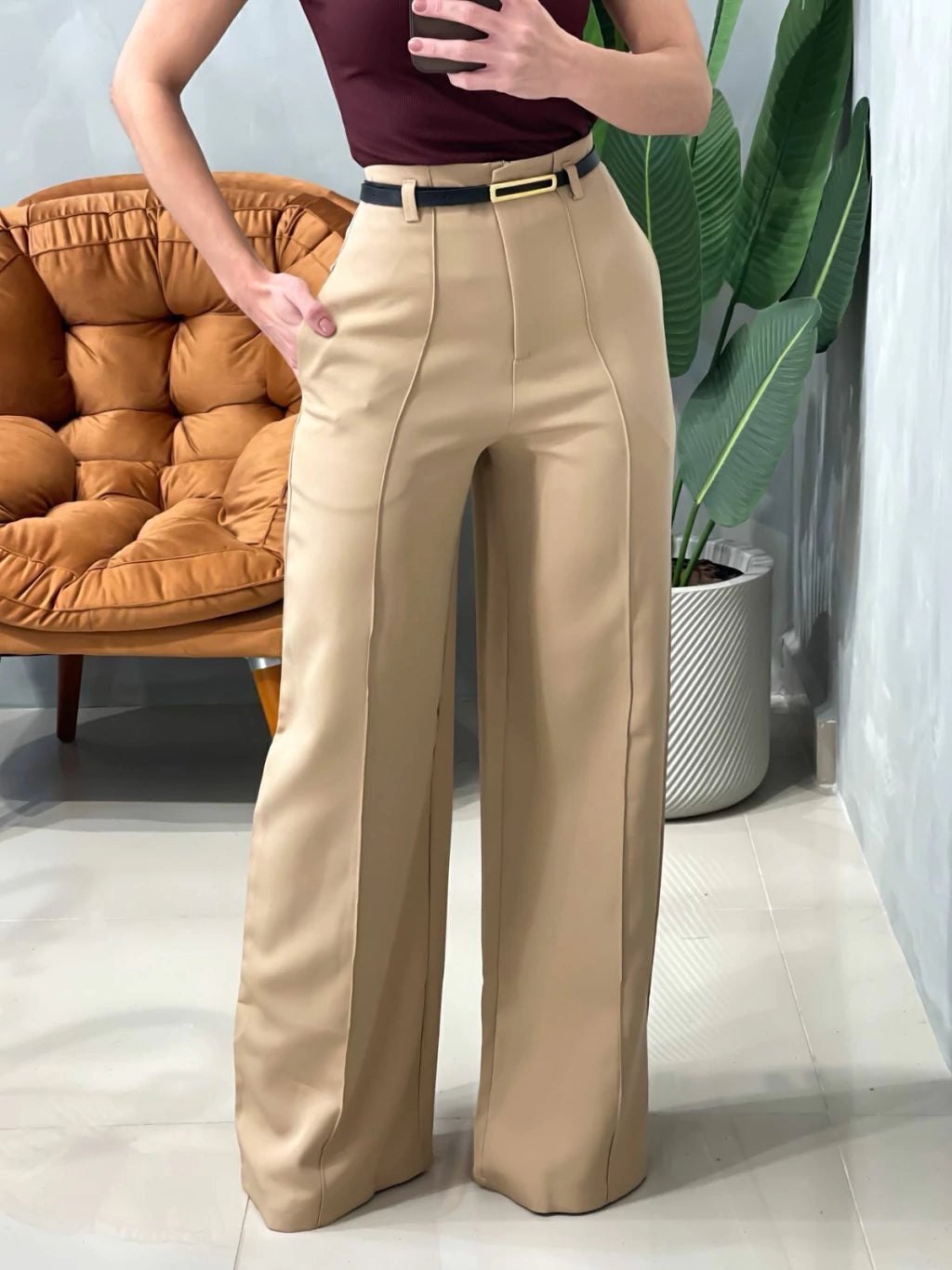 Calça Feminina Pantalona em Alfaiataria com Cinto