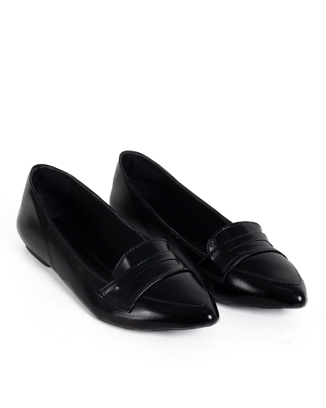 Sapatilha Feminina Bico Fino em Couro Matte Preto