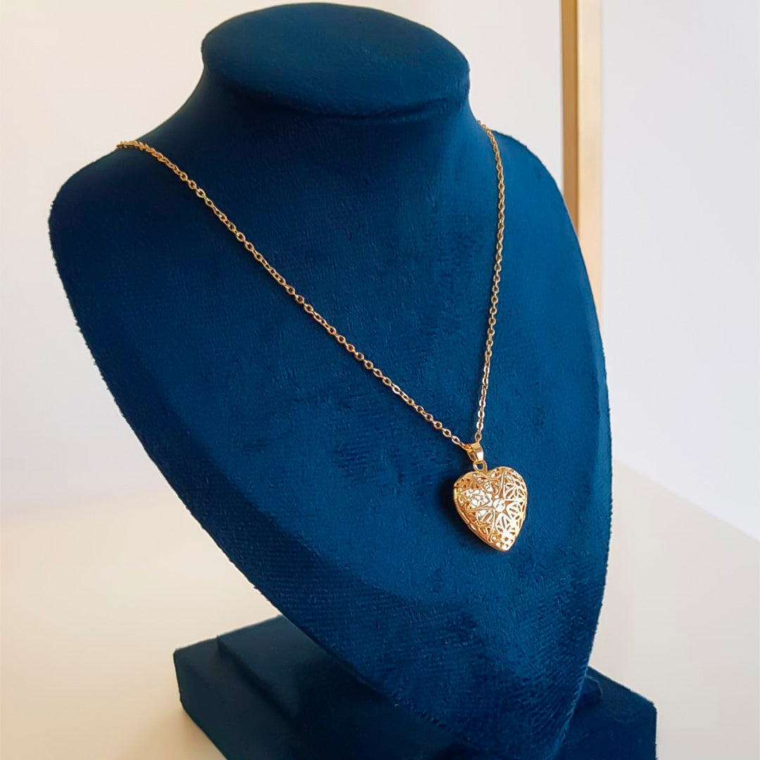 Colar Relicário Coração Banhado a Ouro 8K